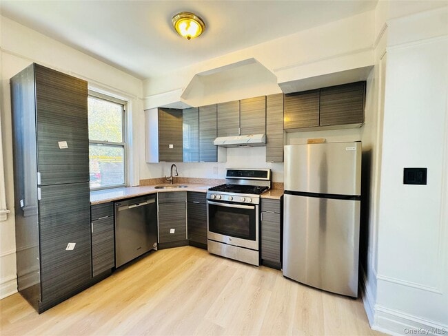 24-30 98th St in Queens, NY - Building Photo - Building Photo