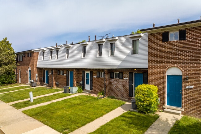 Riverside Townhomes in Gibraltar, MI - Foto de edificio - Building Photo