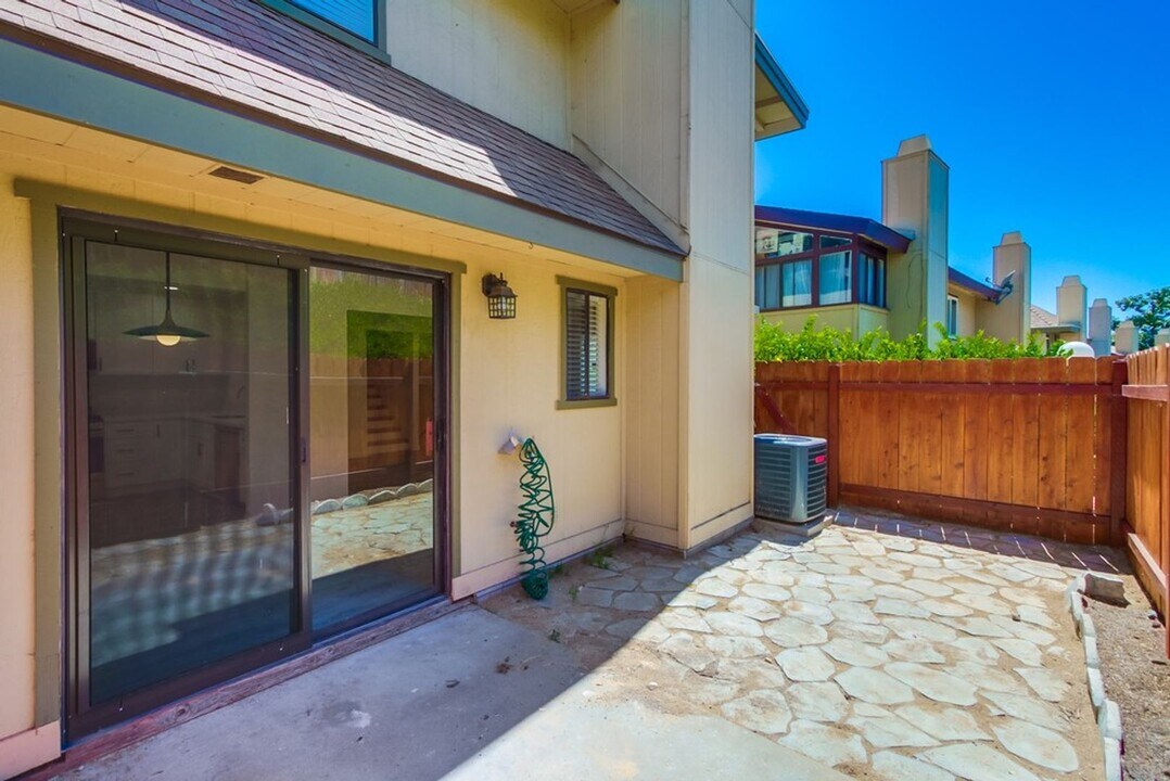 936 Marlin Dr in Vista, CA - Building Photo