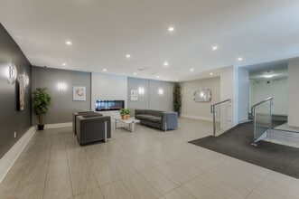 2 Regal Road in Toronto, ON - Building Photo - Lobby