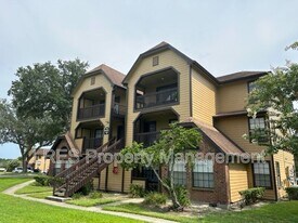 380 Lakepointe Dr in Altamonte Springs, FL - Building Photo