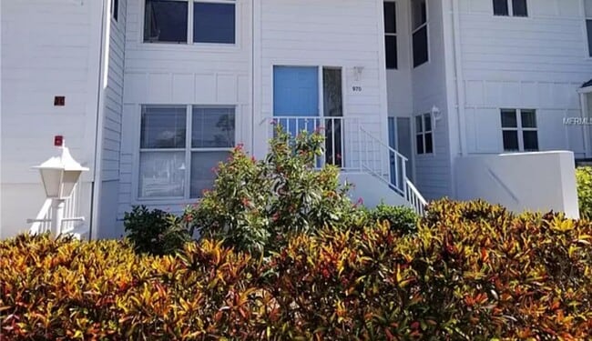 property at 970 Sandpiper Cir