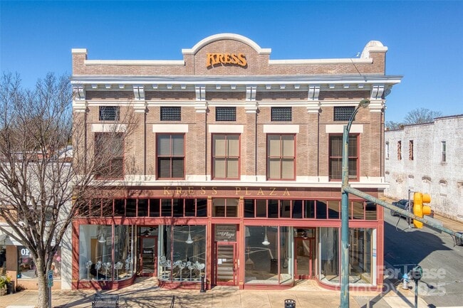 300 S Main St