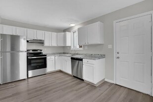 140 Cherry St in Springfield, MA - Building Photo