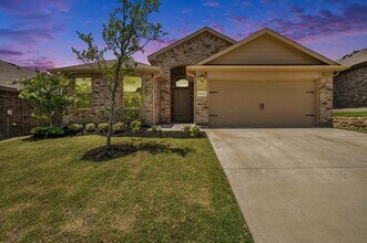 9233 Herringbone Dr in Fort Worth, TX - Building Photo - Building Photo