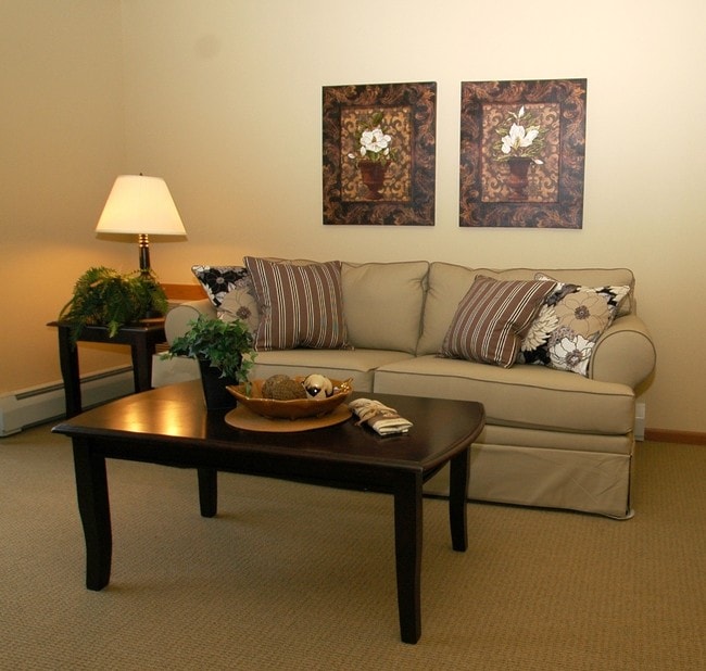 Celebre Place in Kenosha, WI - Building Photo - Building Photo
