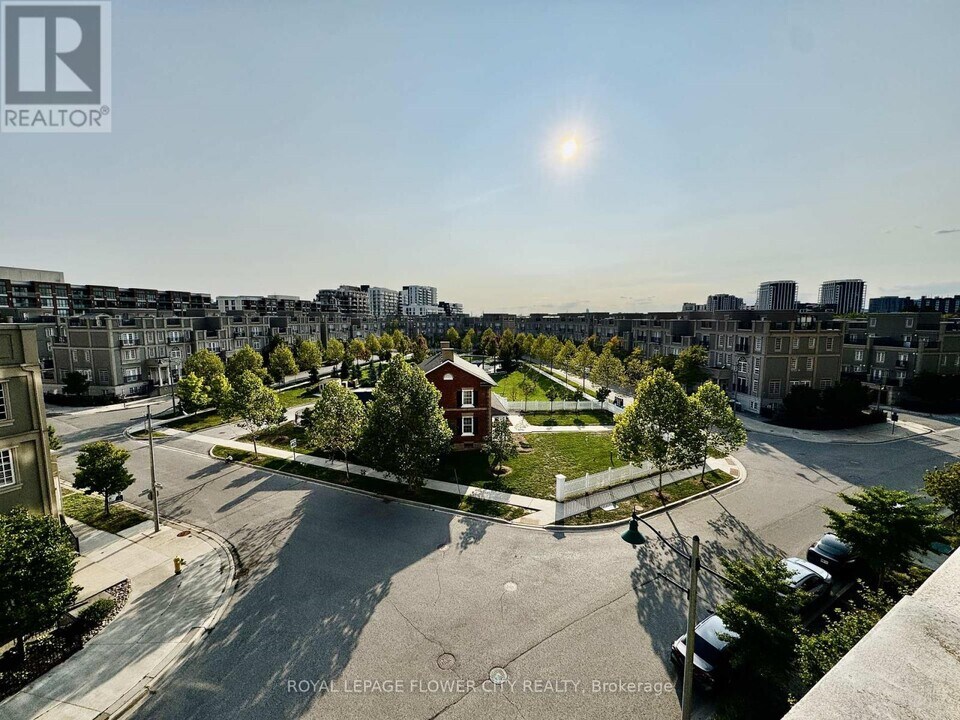 111 Upper Duke Crescent in Markham, ON - Building Photo