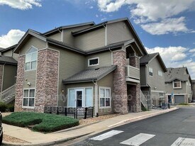 3235 S Walden Ct, Unit L in Aurora, CO - Building Photo