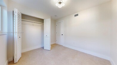 3556 SW 26th St in Miami, FL - Building Photo - Building Photo