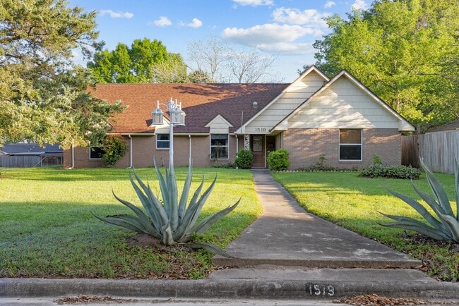 property at 1519 Everitt St
