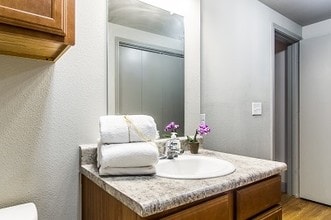 Chaparral Place Apartments in Pleasanton, TX - Building Photo - Building Photo