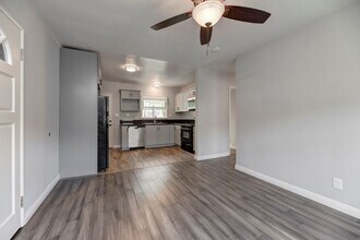 1048 4th St in Hermosa Beach, CA - Building Photo - Building Photo
