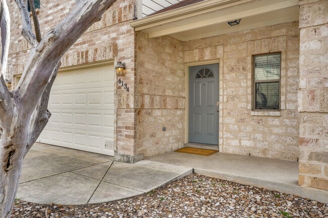 6134 Pecan Tree in San Antonio, TX - Building Photo - Building Photo