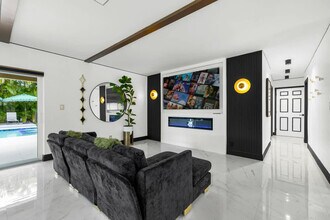 10366 NW 15th St in Coral Springs, FL - Building Photo - Building Photo