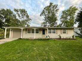 140 Seneca Ln in West Lafayette, IN - Building Photo