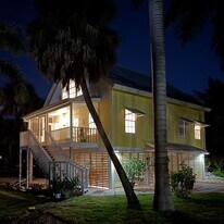 2732 Weeks Ave in Naples, FL - Building Photo