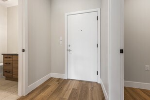 5545-5545 Vedder Rd in Chilliwack, BC - Building Photo