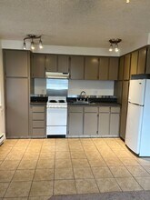 711 Deskins St in Newberg, OR - Building Photo - Building Photo