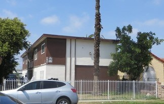 815 E 87th Pl in Los Angeles, CA - Building Photo