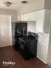 1355 S Oakland Ave in Villa Park, IL - Building Photo - Building Photo