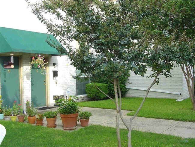 3650 Rickshaw Dr-Unit -3654 in Dallas, TX - Building Photo - Building Photo