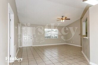 1274 SW Byron St in Port St. Lucie, FL - Foto de edificio - Building Photo