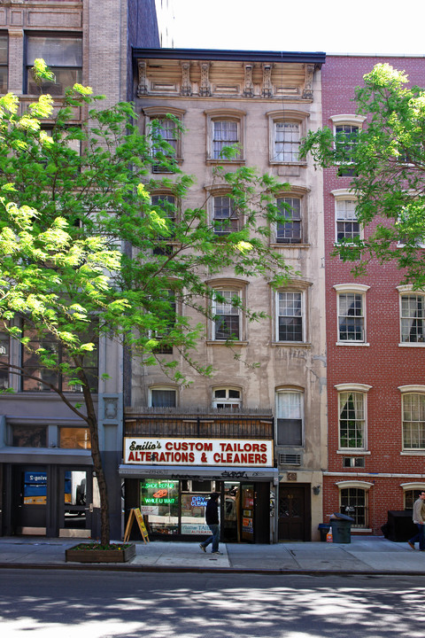 53 W 16th St in New York, NY - Building Photo