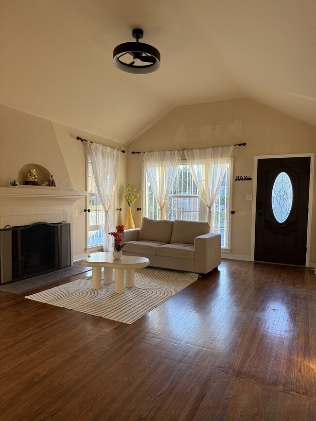 property at 212 W McLean St