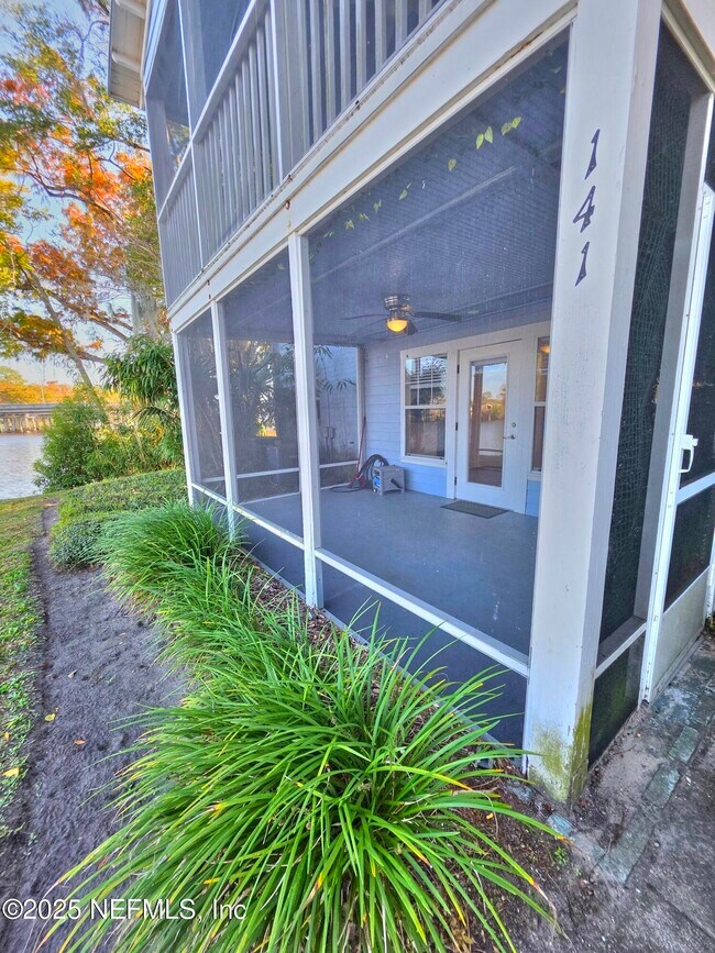 3434 Blanding Blvd in Jacksonville, FL - Foto de edificio - Building Photo