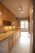 360 W Wellington Ave, Unit 10B in Chicago, IL - Building Photo - Building Photo