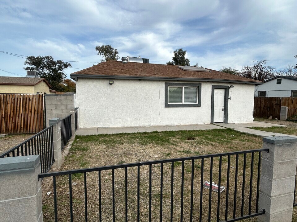 6739 N 63rd Ave in Glendale, AZ - Foto de edificio