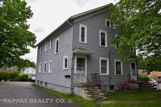 2219-2221 4th St in Cuyahoga Falls, OH - Building Photo - Building Photo