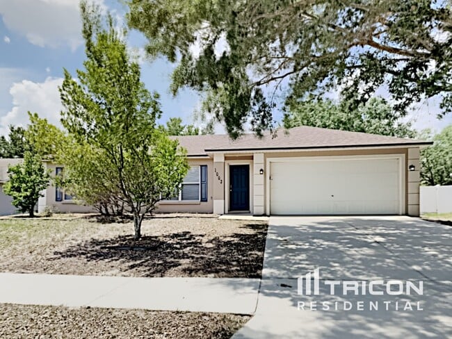 1003 Cherry Laurel St in Minneola, FL - Building Photo - Building Photo