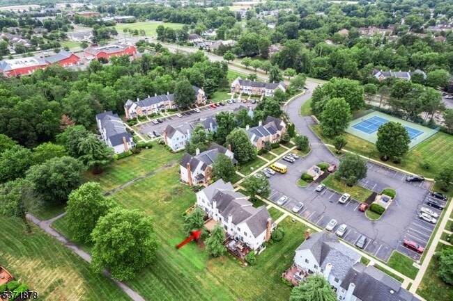 73 Crickhollow Ct in Hillsborough Township, NJ - Building Photo - Building Photo