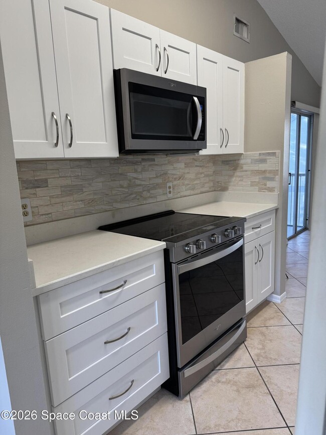 118 Beach Park Ln in Cape Canaveral, FL - Building Photo - Building Photo