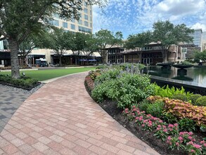 800 Town and Country Blvd in Houston, TX - Building Photo - Building Photo