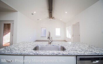 2405 Quitman Ave in Lubbock, TX - Building Photo - Building Photo