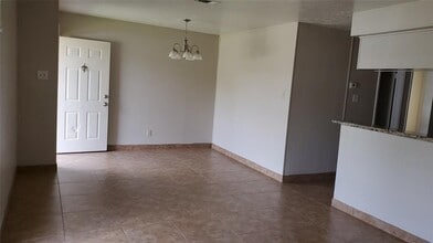 6358 Crestside Dr in Pasadena, TX - Building Photo - Building Photo