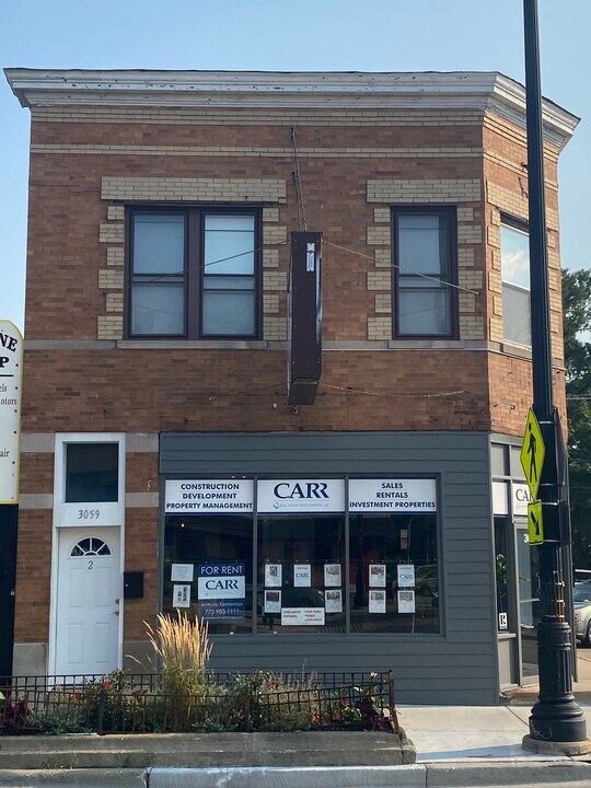 3059 W Irving Park Rd in Chicago, IL - Building Photo