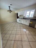 3204 Buckingham Dr in Rockford, IL - Building Photo