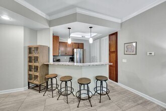 4450 Chickee Hut Ct, Unit 102 in Bonita Springs, FL - Foto de edificio - Building Photo