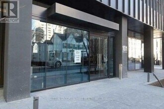 101 Charles St E in Toronto, ON - Building Photo - Building Photo