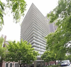 320 W Oakdale Ave in Chicago, IL - Building Photo - Building Photo