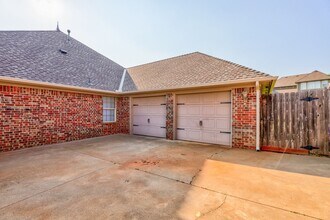 1109 Wb Meyer Pkwy in Edmond, OK - Building Photo - Building Photo