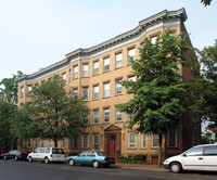 Cumberland Homes in Springfield, MA - Foto de edificio - Building Photo