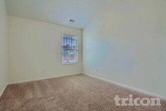 5732 Barrington Run in Union City, GA - Building Photo - Building Photo