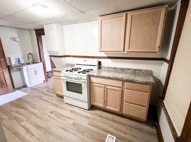 65 Euclid Ave, Unit 3