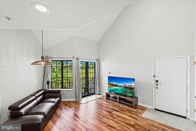 6000 Mersey Oaks Way in Alexandria, VA - Building Photo - Building Photo