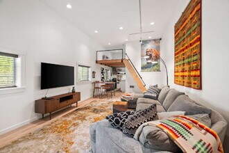 7335 W Otter Bay Rd in Coeur d'Alene, ID - Building Photo - Building Photo