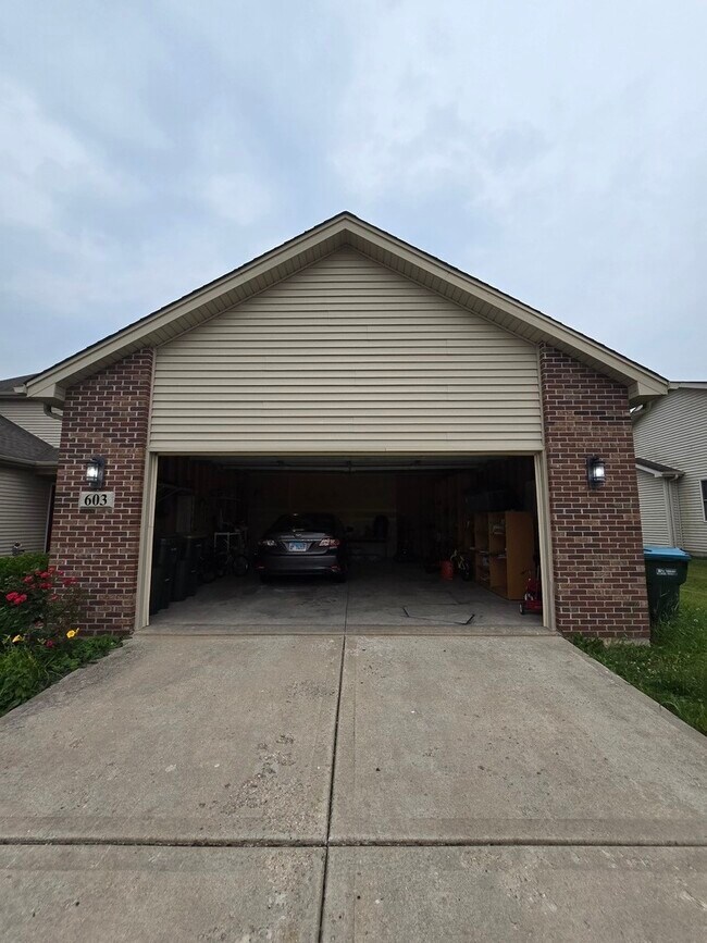 603 Circle Dr in Coal City, IL - Building Photo - Building Photo